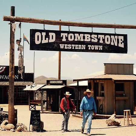 Silver Spur Homestead Luxury Glamping - The Cowboy トゥームストーン エクステリア 写真